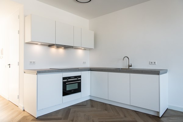 Medium property photo - Haarlemmerweg 55-3, 1051 KP Amsterdam